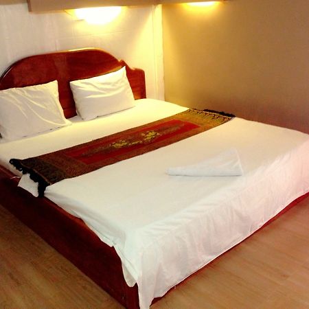 White River II Hostel Phnom Pen Exterior foto